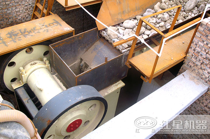 顎式破碎機(jī)、給料機(jī)